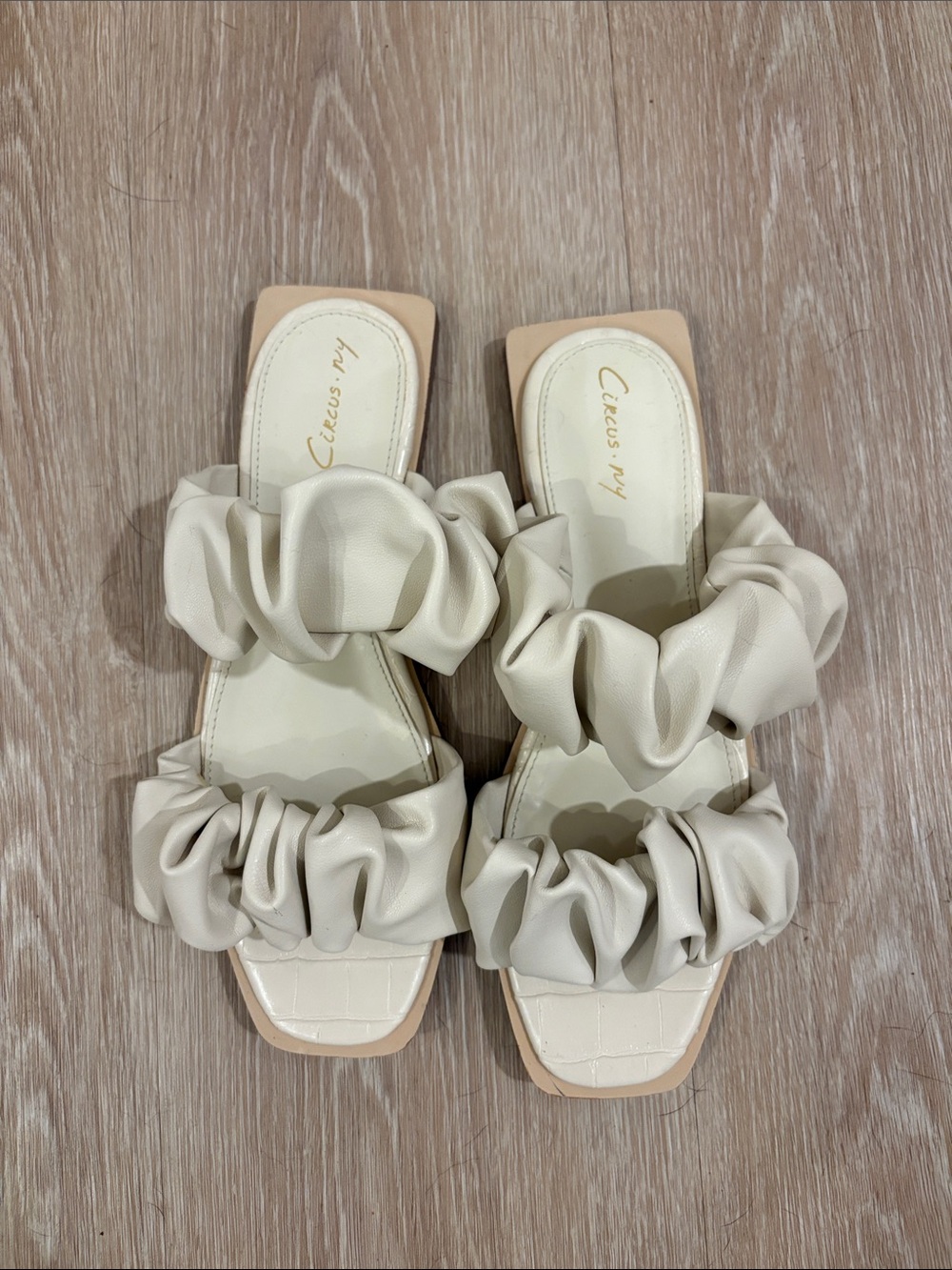 Circus by Sam Edelman Cream Ruched Slide Sandals